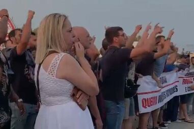  Bombeiros Sapadores de Setúbal recebem Presidente da Câmara com insultos na feira de Santiago