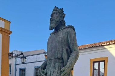 Estátua de D. Dinis 