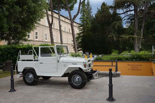 2023-07-25_12_53_01 1976 # toyota land cruiser #02 (museu do vaticano).jpg