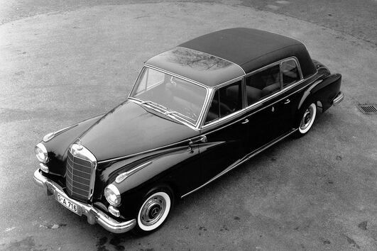 2023-07-26_12_18_28 Mercedes-benz 300d pullman landaulet.jpg