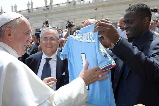 Coleção de camisolas do Papa - interativa