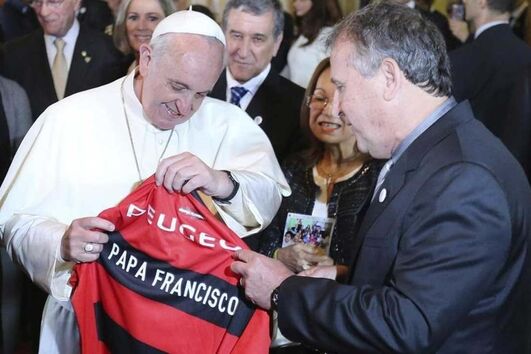 Coleção de camisolas do Papa - interativa