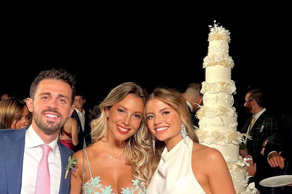 April Ivy com os noivos