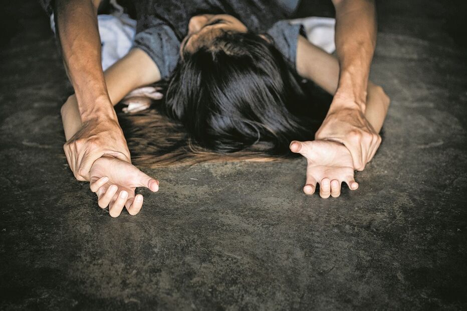Dois homens violaram e filmaram à vez jovem de 24 anos em Portimão 