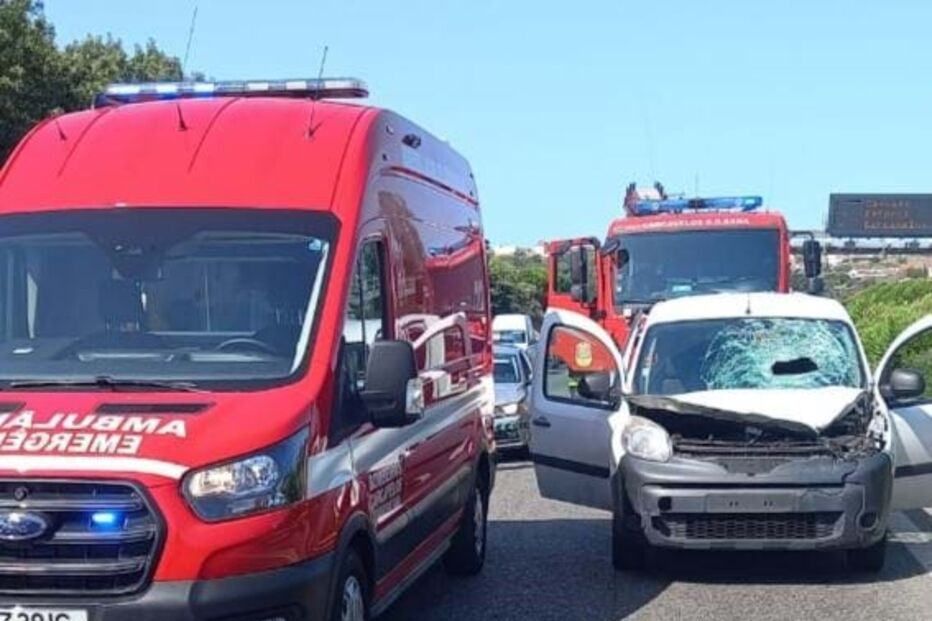 Mulher morre atropelada na A5