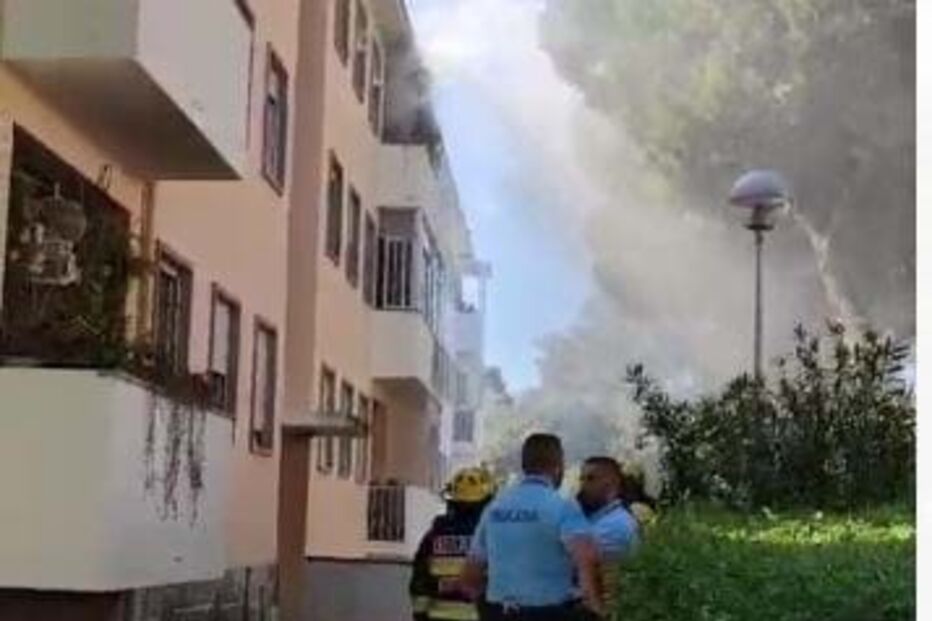 Incêndio num prédio em Oeiras
