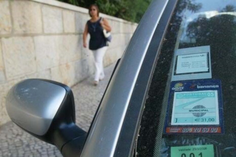 Dístico do seguro automóvel