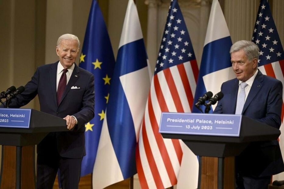 Biden com presidente da Finlândia
