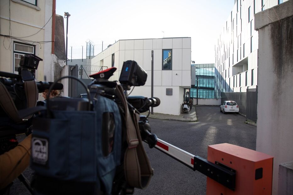 Faltam guardas na cadeia anexa à Polícia Judiciária