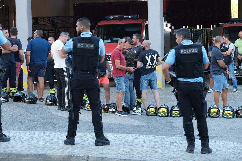 Polícia de Segurança Pública está no local