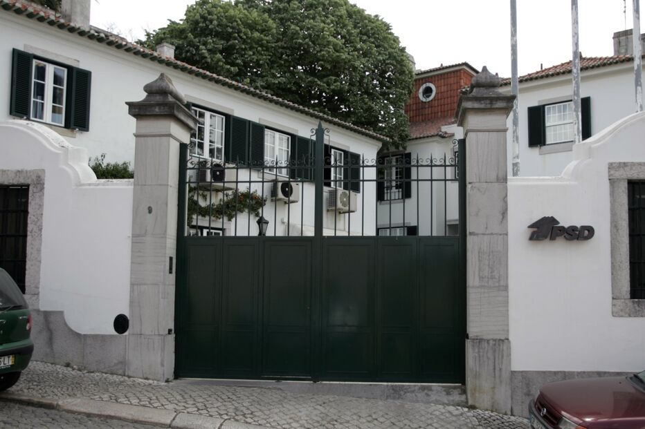 Sede do  PSD alvo de buscas da PJ