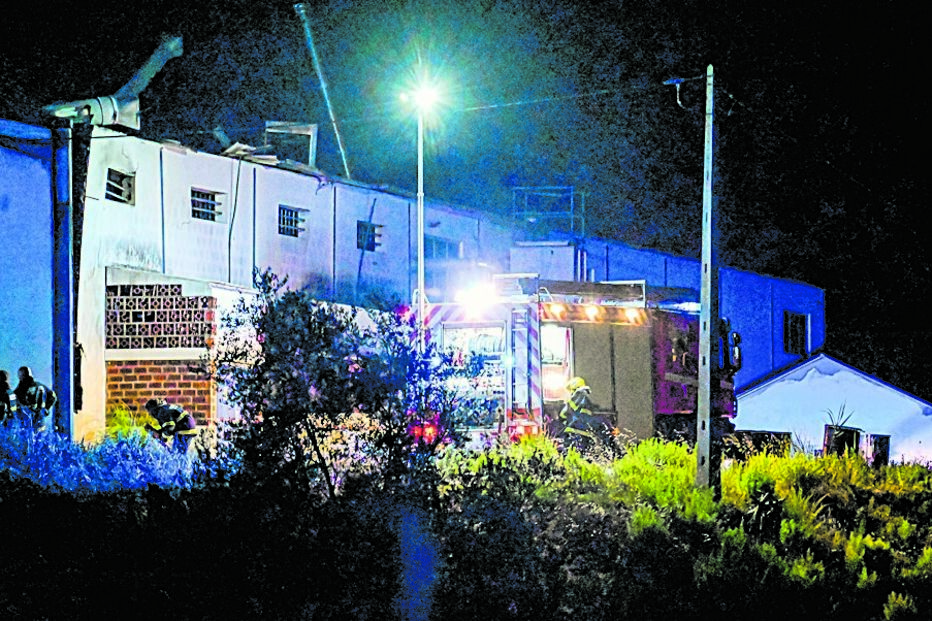 Chamas destruíram fábrica