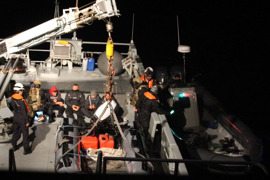 Apanhada lancha de tráfico e detidos cinco suspeitos em alto mar