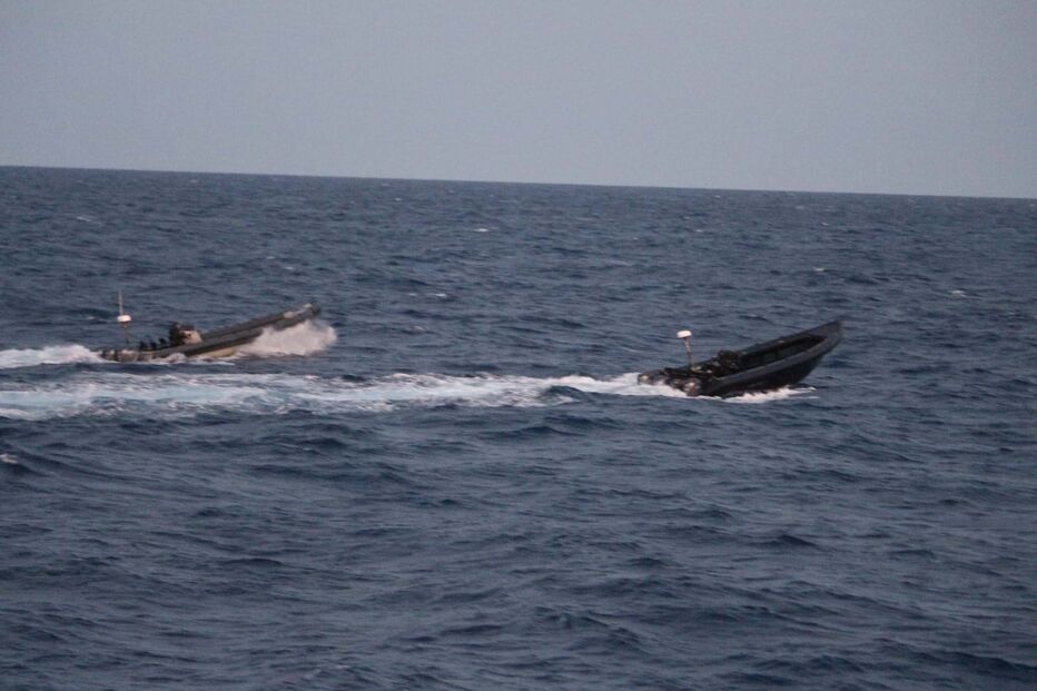Apanhada lancha de tráfico e detidos cinco suspeitos em alto mar