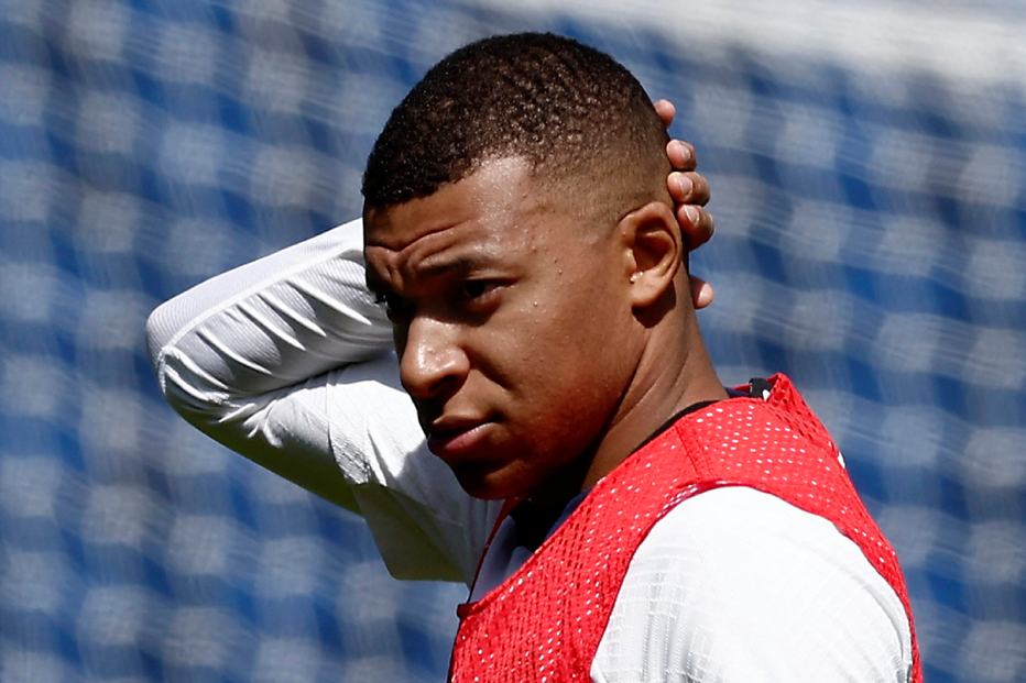2023-07-21_22_10_21 2023-05-24T135025Z_857488423_UP1EJ5O12FY6D_RTRMADP_3_SOCCER-FRANCE-PSG-TRAINING.png