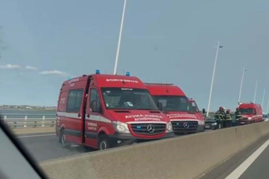 Colisão entre quatro veículos na Ponte Vasco da Gama	