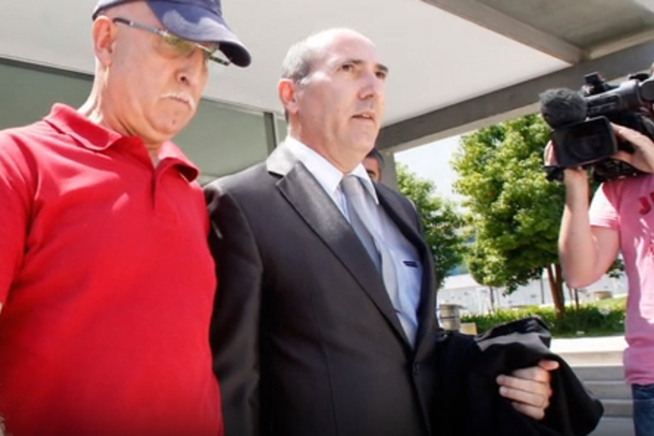 Pai condenado a 17 anos de prisão pela 5.ª vez por deixar filha tetraplégica