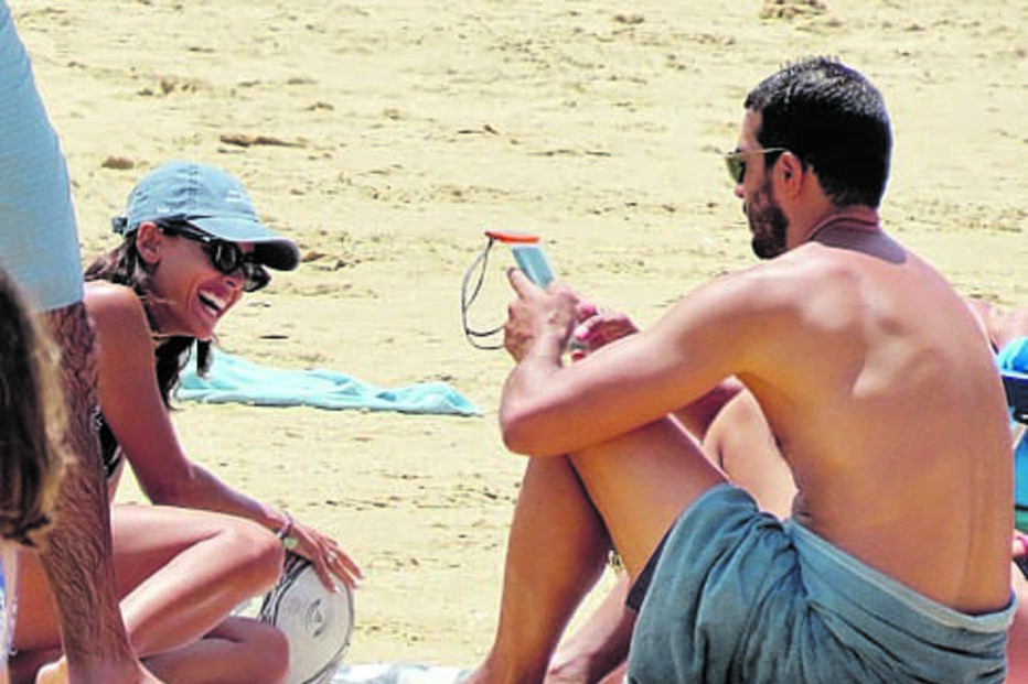 Carolina Patrocínio goza férias algarvias com as crianças