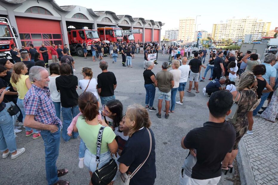 Vigília de apio aos Bombeiros Sapadores de Setúbal