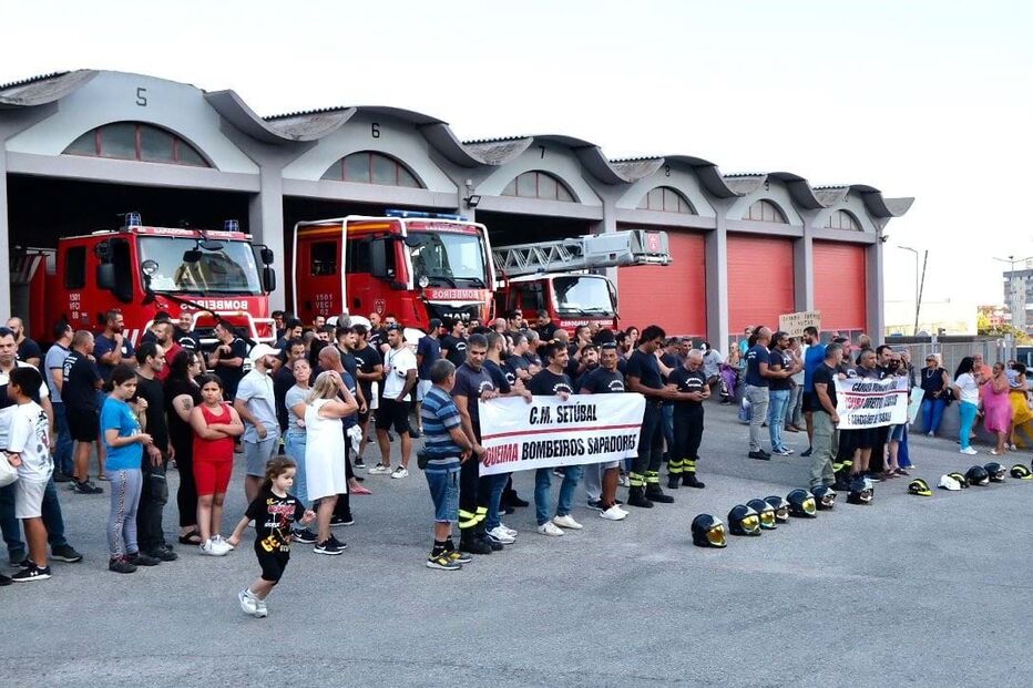 Vigília de apio aos Bombeiros Sapadores de Setúbal