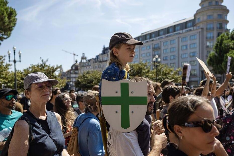 Músicos tinham salas de ensaios e estúdios no Centro Comercial Stop