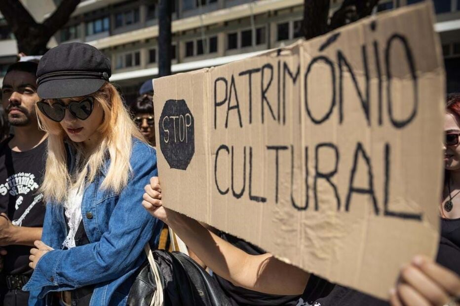 Músicos tinham salas de ensaios e estúdios no Centro Comercial Stop