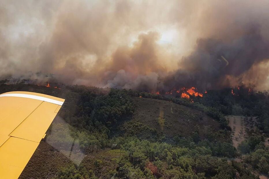 Incêndios na ilha de Rodes na Grécia
