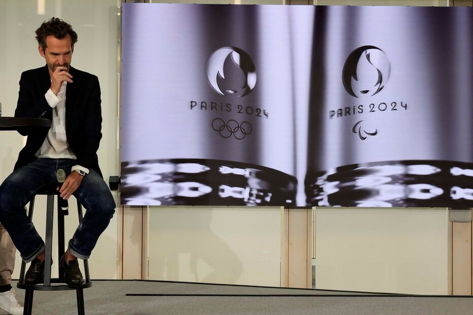 Mathieu Lehanneur na conferência de imprensa de apresentação da tocha olímpica de Paris 2024