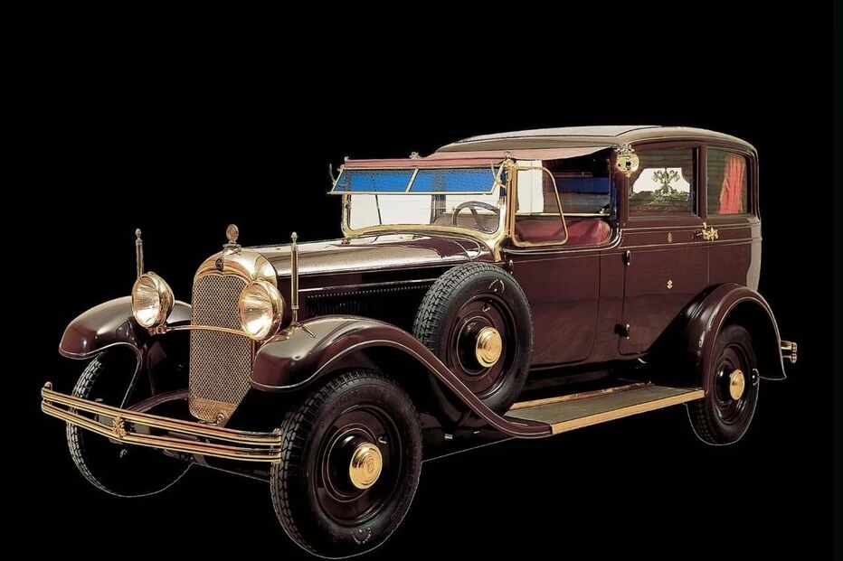 2023-07-25_12_37_11 1930 # citroen lictoria c6 (museu do vaticano).jpg