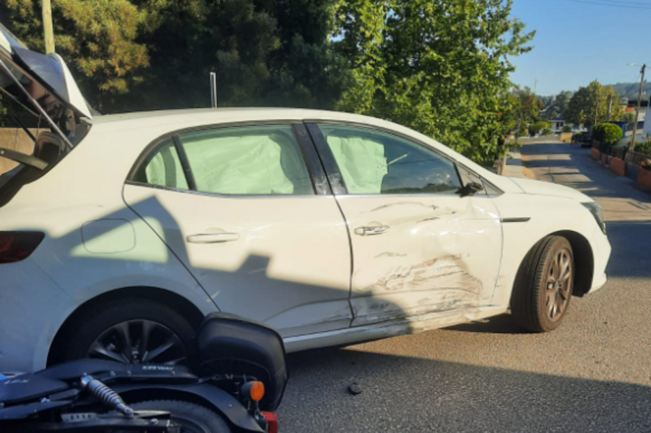 Motociclista ferido em colisão com carro na Feira