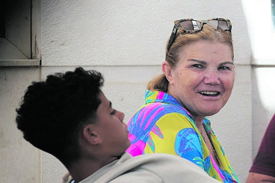  Dolores Aveiro, Cristiniano