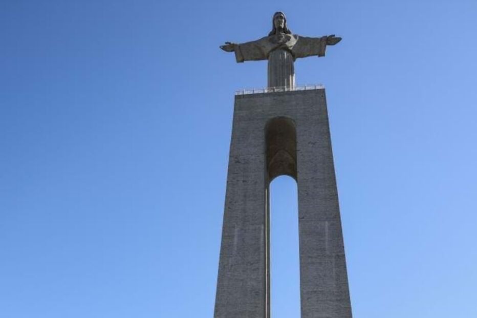 Peregrinos no Cristo Rei