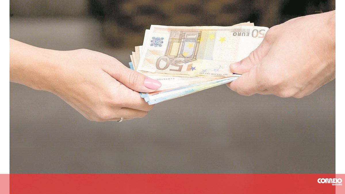 2,4 milhões de portugueses têm no máximo um salário-base de 1000 euros – Economia