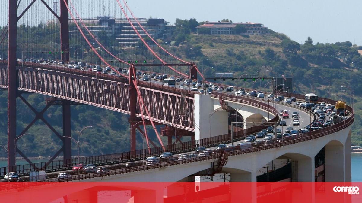 Quatro feridos em colisão com três carros na Ponte 25 de Abril – Portugal