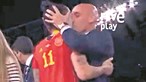 Pedro Sánchez considera 'inaceitável' beijo do presidente da Federação Espanhola de Futebol a jogadora