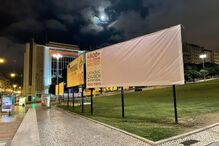 Cartazes contra abusos sexuais na Igreja espalhadas pela capital