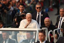 Papa Francisco chega ao Santuário de Fátima