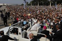 Papa Francisco despede-se dos peregrinos no Santuário de Fátima
