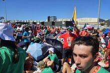 Peregrinos impedidos de entrar no Campo da Graça