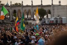 Milhares de peregrinos no Santuário de Fátima