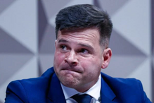 Aliado de Bolsonaro condenado a mais de 24 anos foge para o Paraguai mas é preso