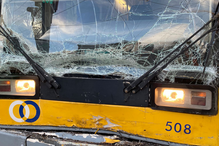 Colisão entre dois elétricos