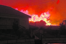 As chamas rodearam as habitações