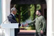 Marcelo Rebelo de Sousa e Volodymyr Zelensky na celebração do Dia da Independência da Ucrânia