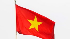 Deslizamento de terra mata três crianças em parque infantil no Vietname