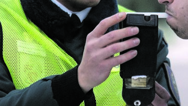 Detido por conduzir com taxa-crime de álcool no sangue e carta de condução falsa