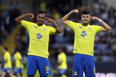 Jogadores do Arouca festejam golo no encontro frente ao Estoril