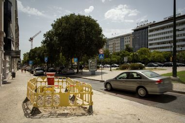 Trabalhos começam nas ruas laterais