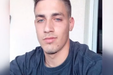 Padre suspenso por enviar mensagens e vídeos eróticos a alunos acolheu ‘terapias’ para gays