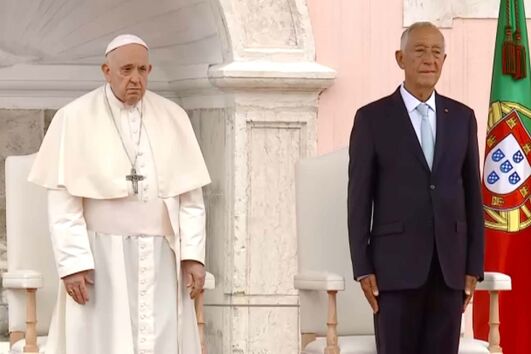 Papa Francisco recebido com euforia em Belém